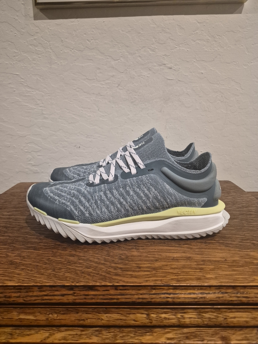 The North Face Vectiv Escape Knit Athletic
Running Shoes
Women's Size US 8
